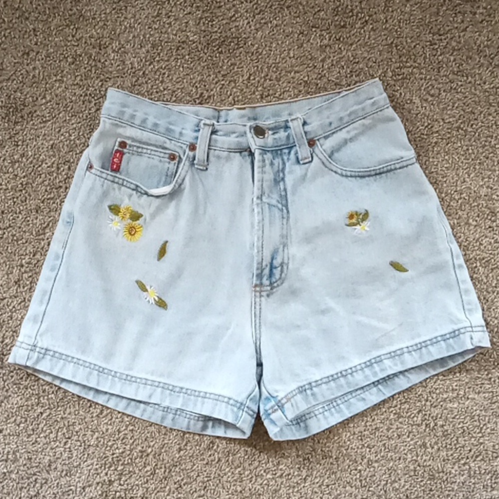 Vintage 90's Lei Sunflower Embroidered Denim Shorts